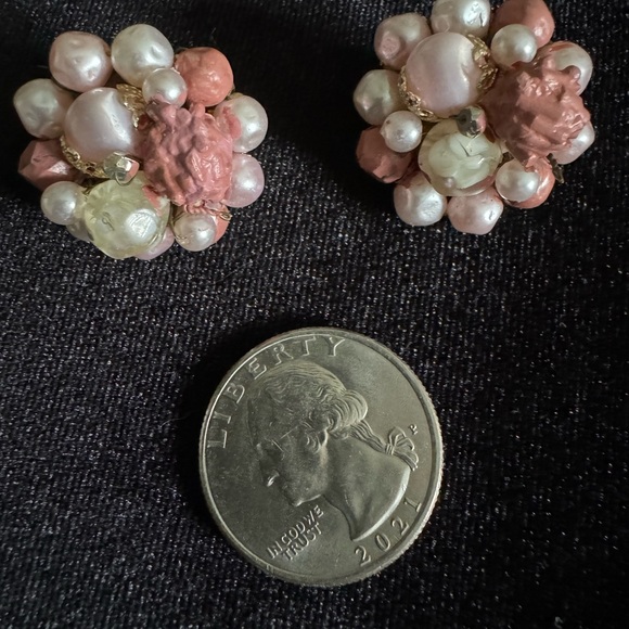 Vintage made in Japan clip on earrings - Picture 3 of 3